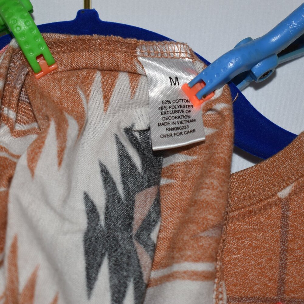 On The Byas Men's Burnt Orange T-Shirt Aztec Design Size Medium‎ - Picture 4 of 4